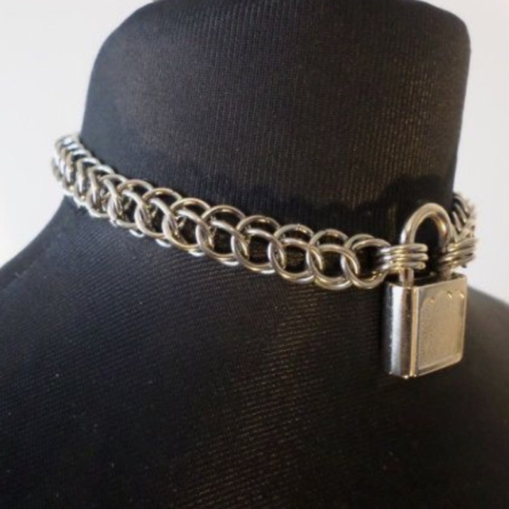 Chain Padlock Choker
