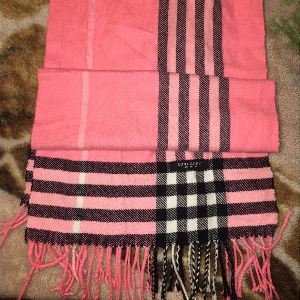Pink and Black scarf 💕🖤