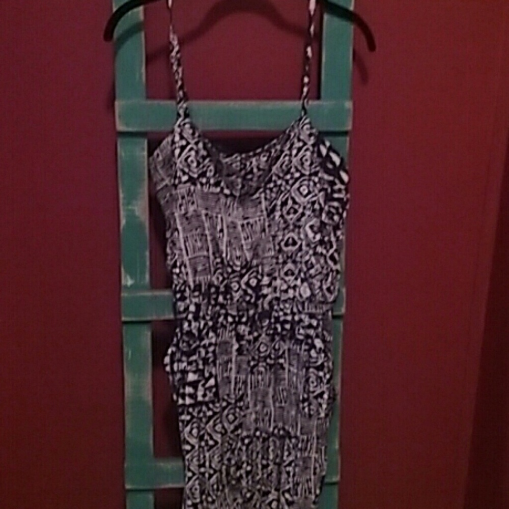 Jumpsuits - Picture 2 of 4