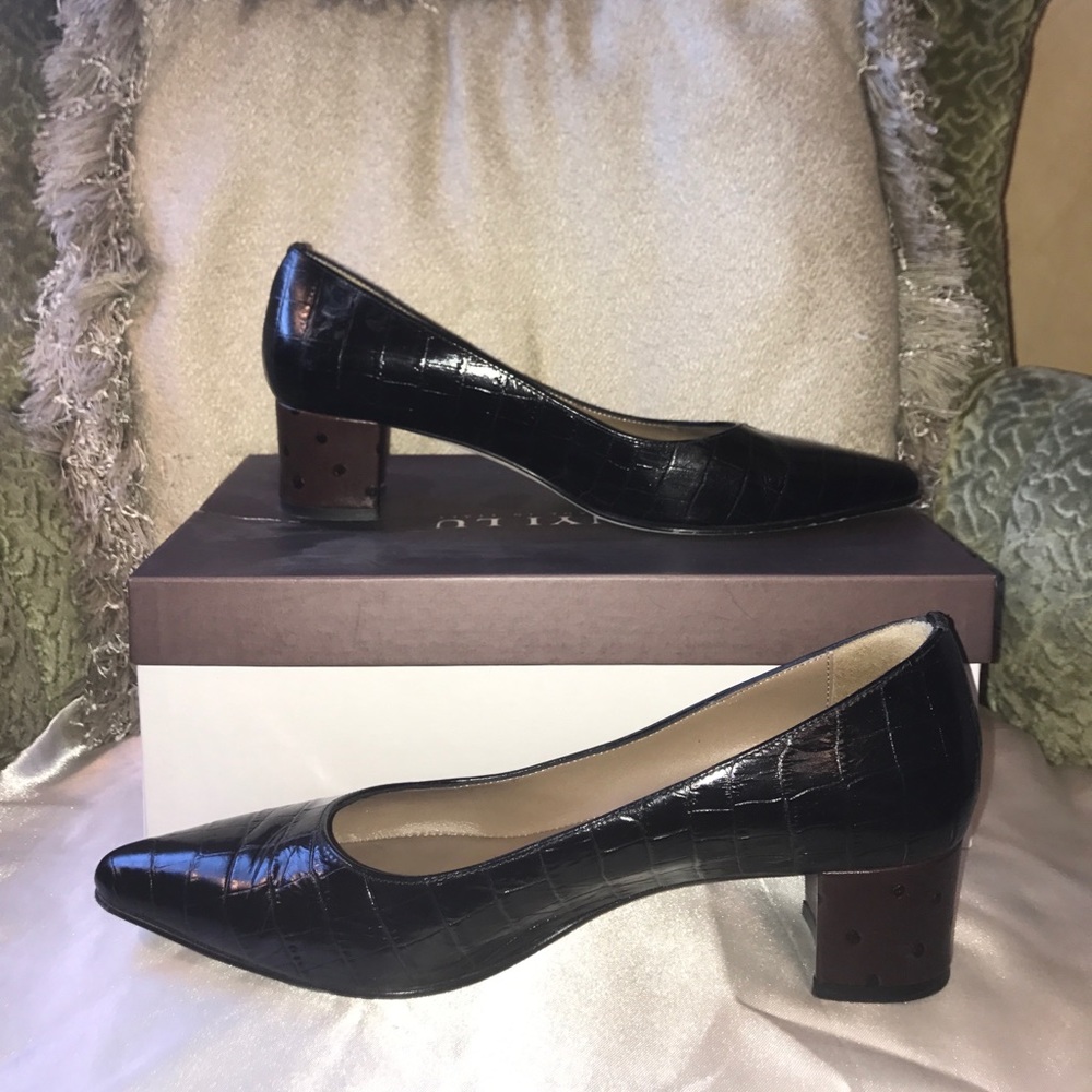 Classy, high end, Rare find heels!!!