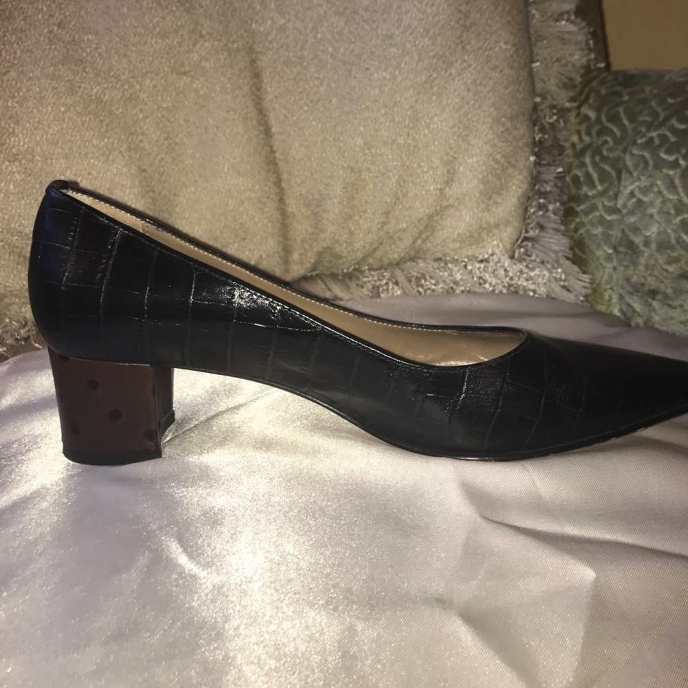 Classy, high end, Rare find heels!!! - Picture 4 of 7