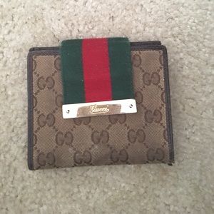 gucci wallet