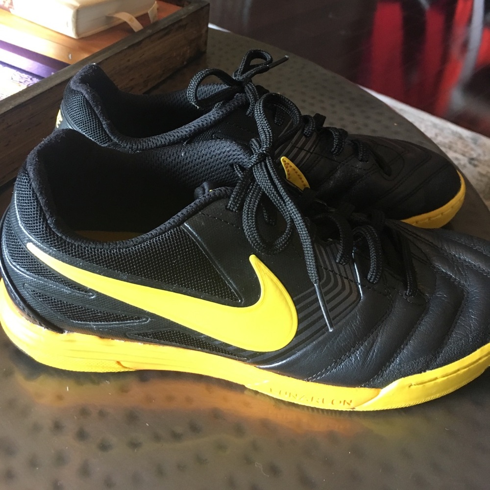 Nike Lunar Gato shoes- size 6.5 boys