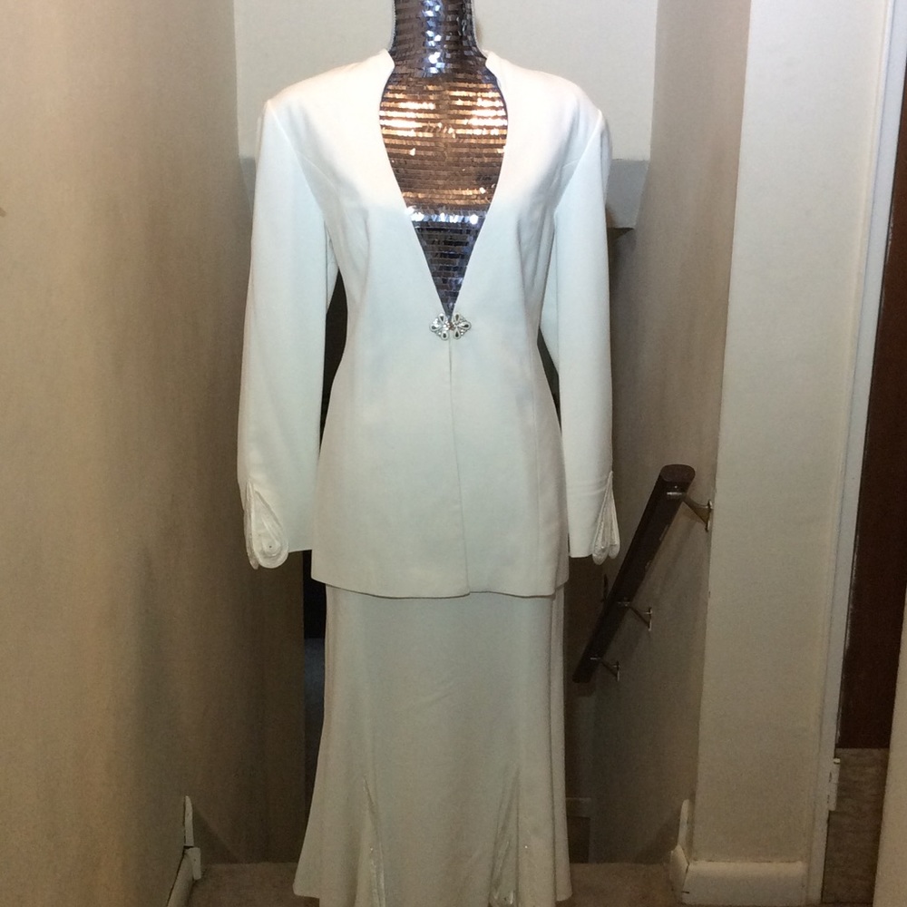 White Two Piece-Suit