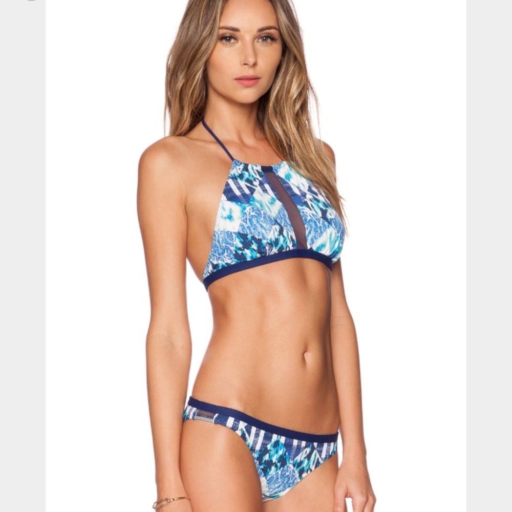 🎉💙HP💙🎉 BCBG Generation Bikini Top