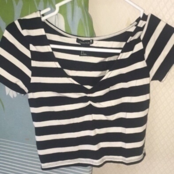 Forever 21 Striped Crop Top Black and White - Picture 1 of 2