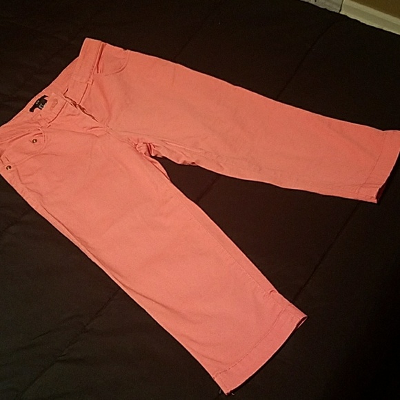 H&M NWOT pink capri denim pants - Picture 2 of 3
