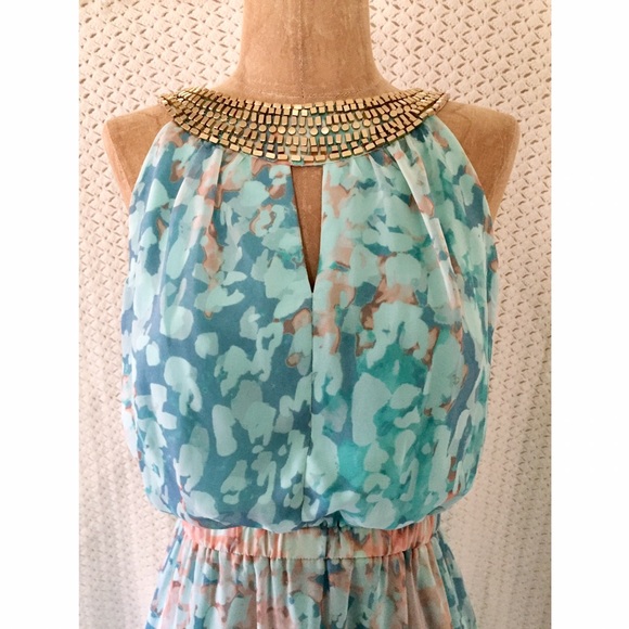 Vince Camuto Dresses & Skirts - Vince Camuto Maxi Dress Gold Neck