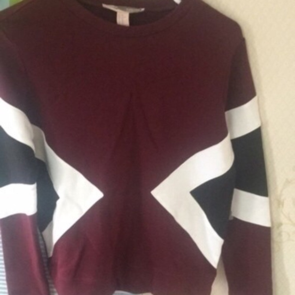 Maroon sweatshirt