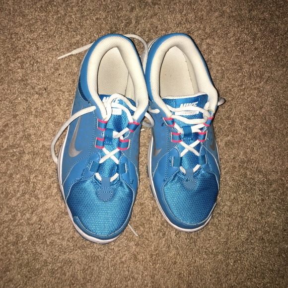 🛑SOLD🛑 Women's Nike Sneakers. - Picture 2 of 5