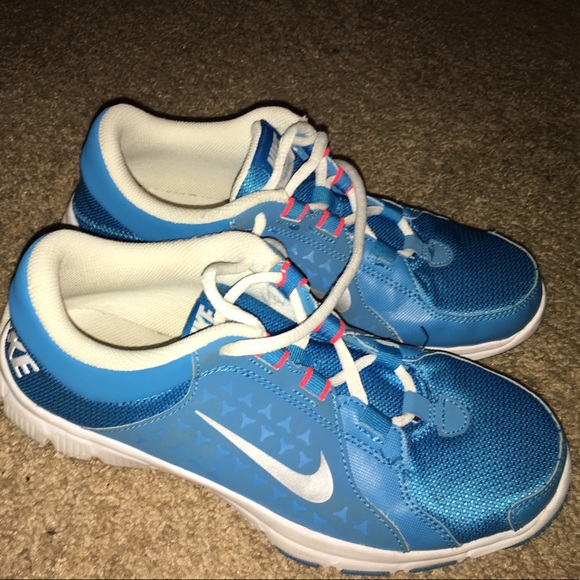 🛑SOLD🛑 Women's Nike Sneakers. - Picture 3 of 5