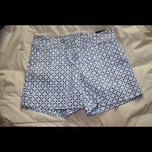 Cute blue and white patterned shorts!!