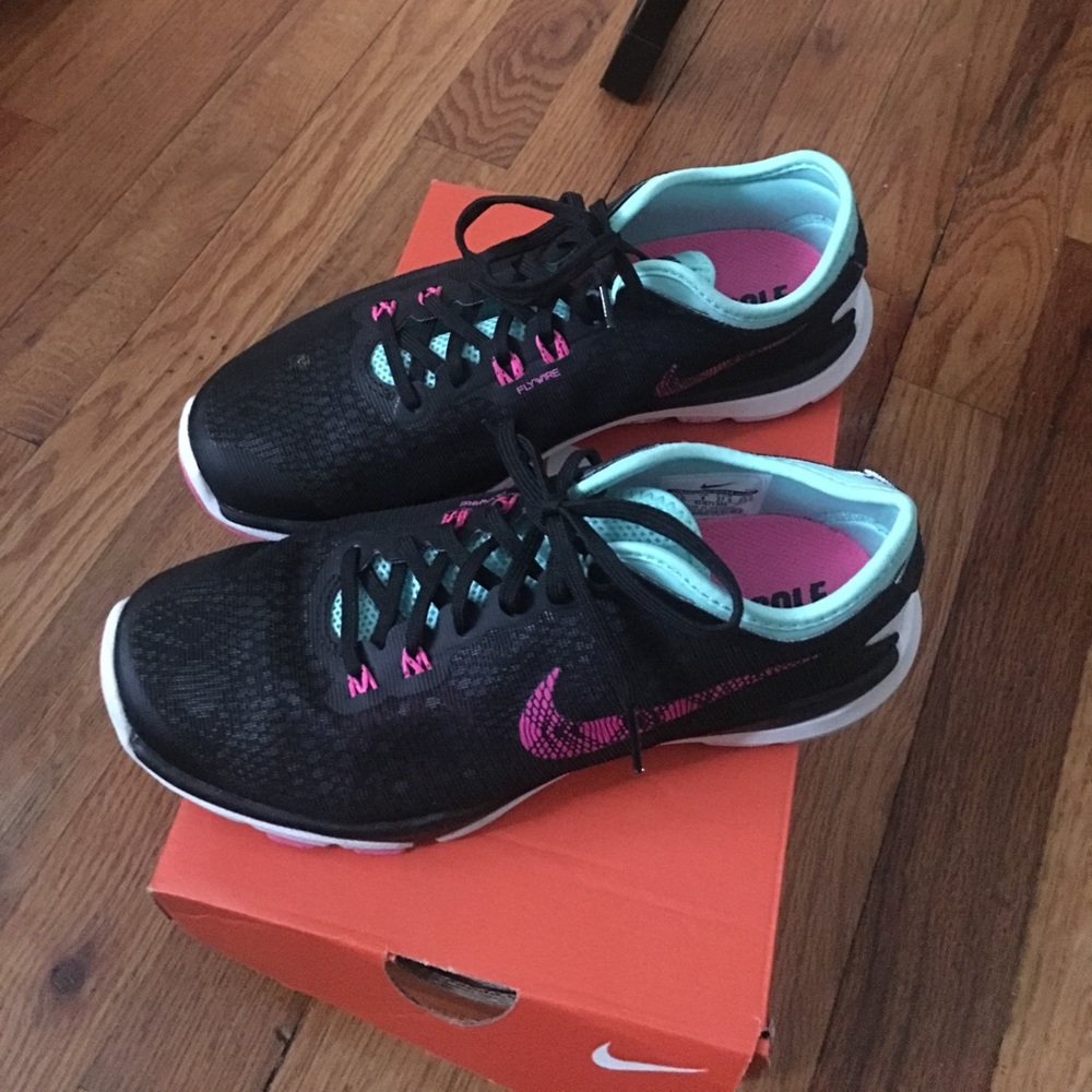 Nike 6 1/2 flex supreme sneakers