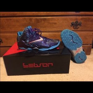 Nike Lebron XI Shoes Size 11