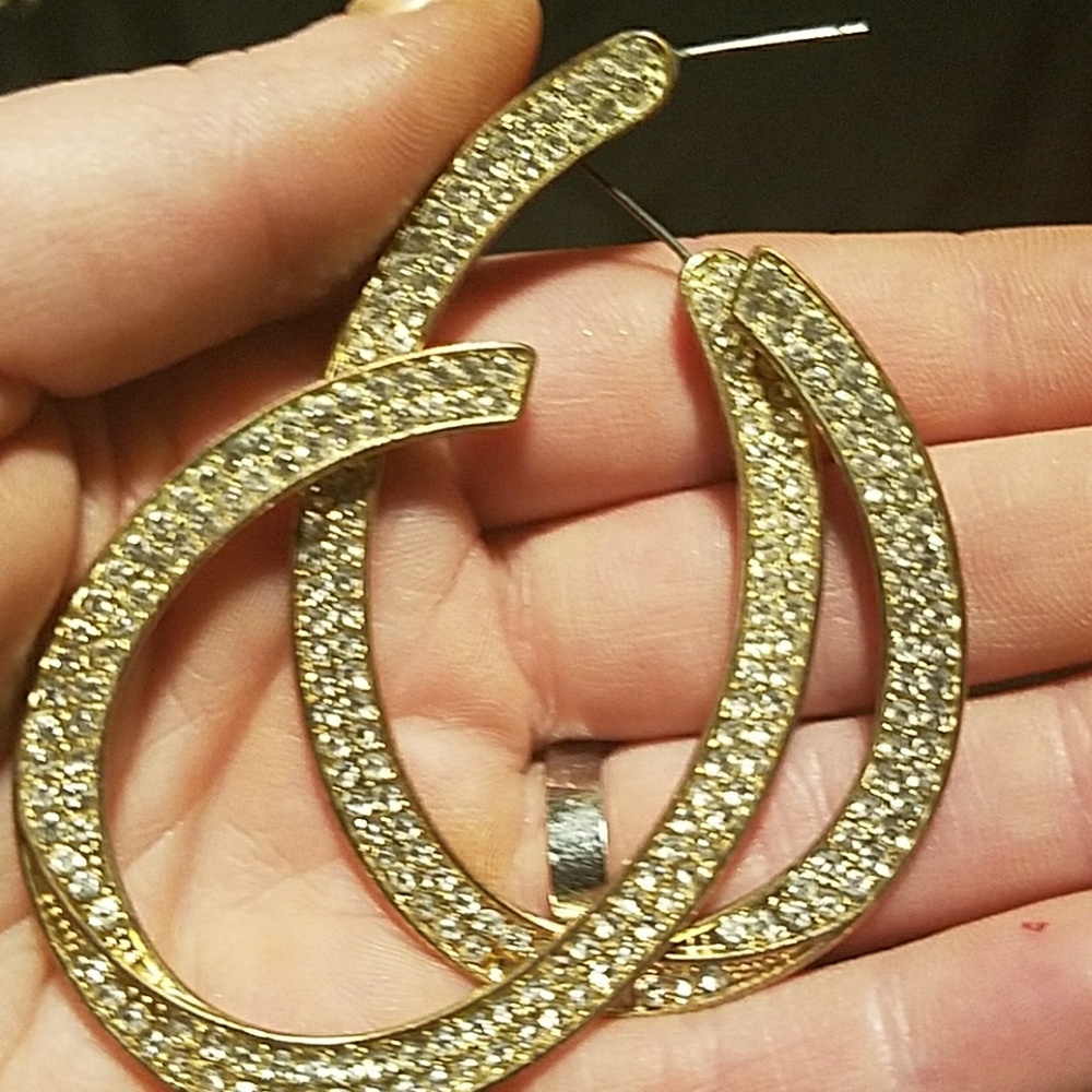 Set of beautiful gold plated diamond earings