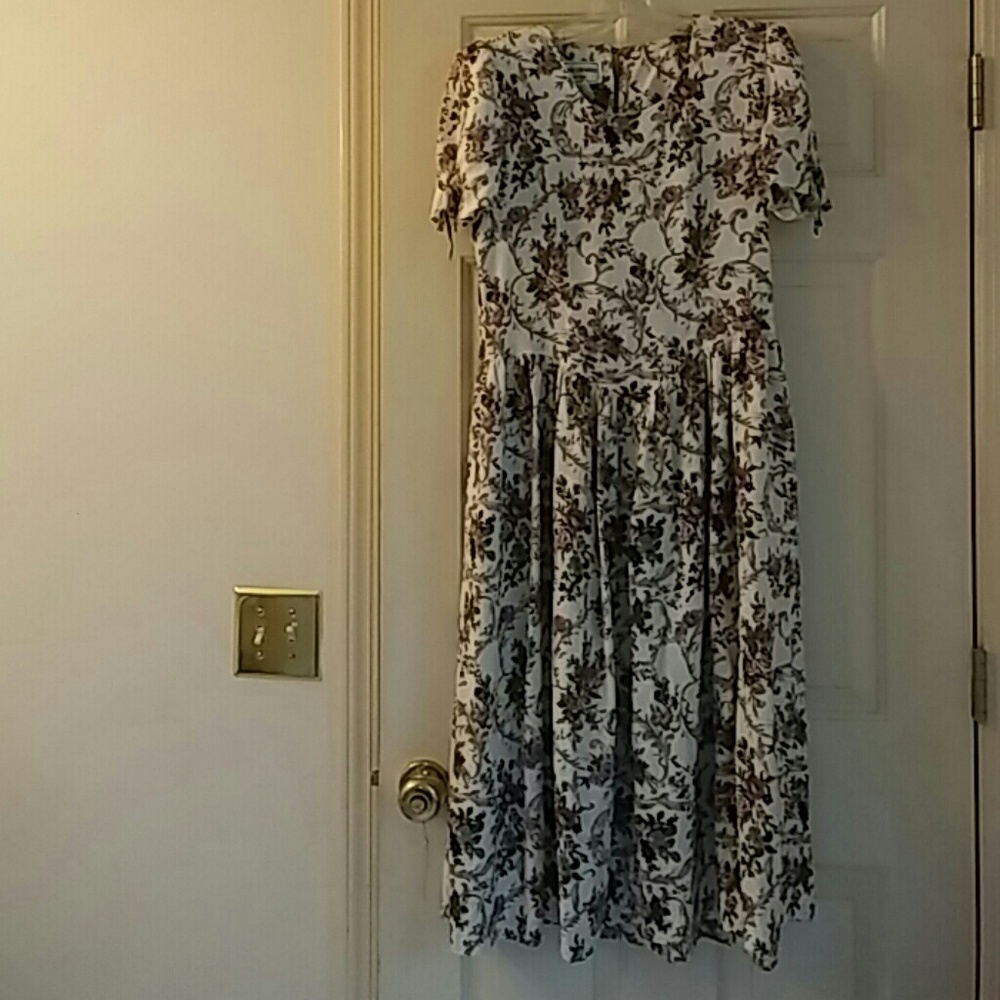 Pink Roses Dress - Picture 1 of 7