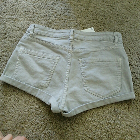 Shorts - Picture 3 of 3