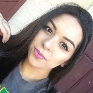 Meet your Posher, Salena