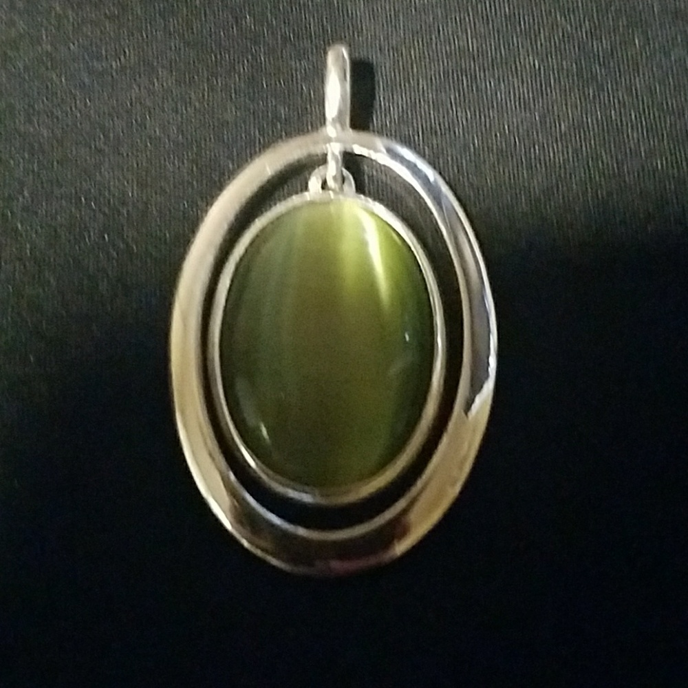 Beautiful green necklace pendant