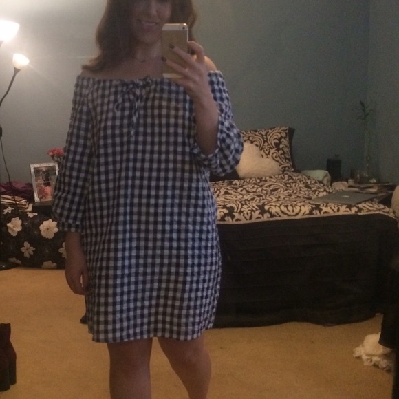 Gingham Off The Shoulder Dress - Picture 4 of 5