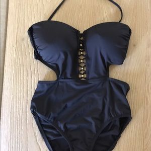 La Blanca Tummy Control one piece bathing suit