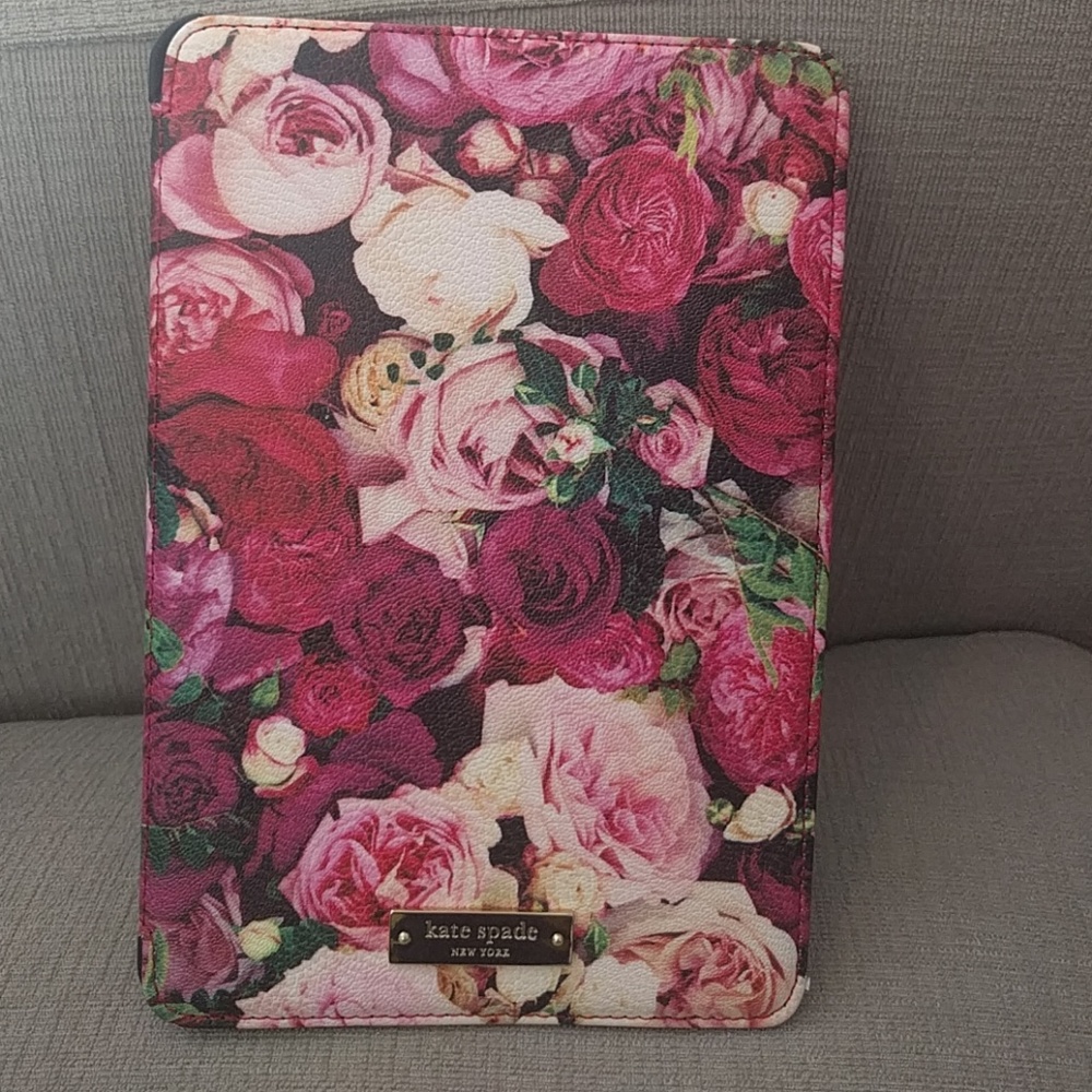 SOLD ✔️Kate Spade iPad mini case