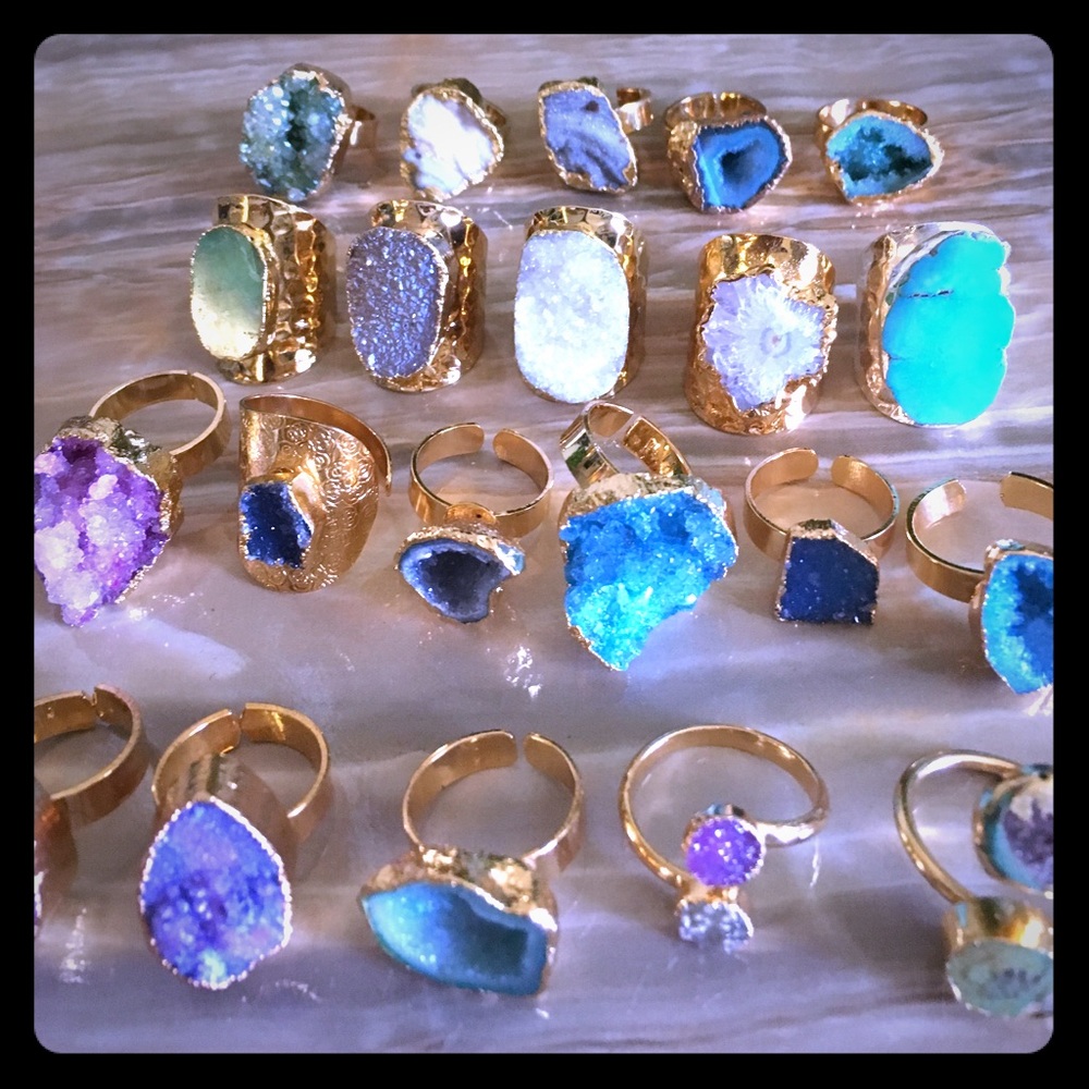 Natural stones Agate Druzy rings to be listed