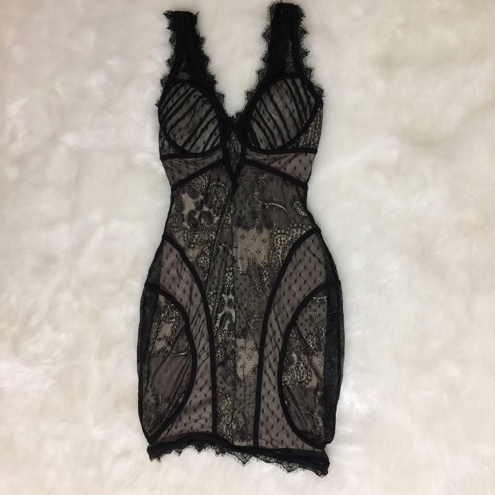 BEBE SEXY BLACK AND BEIGE LACE DRESS NWOT