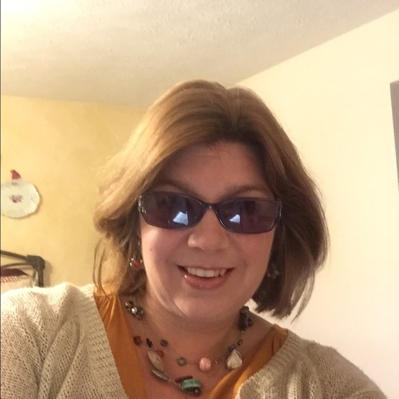 Meet your Posher, Susan - Picture 3 of 8