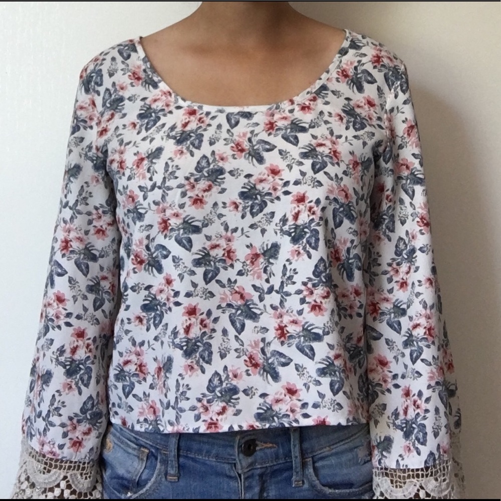 boho floral & lace Hollister top