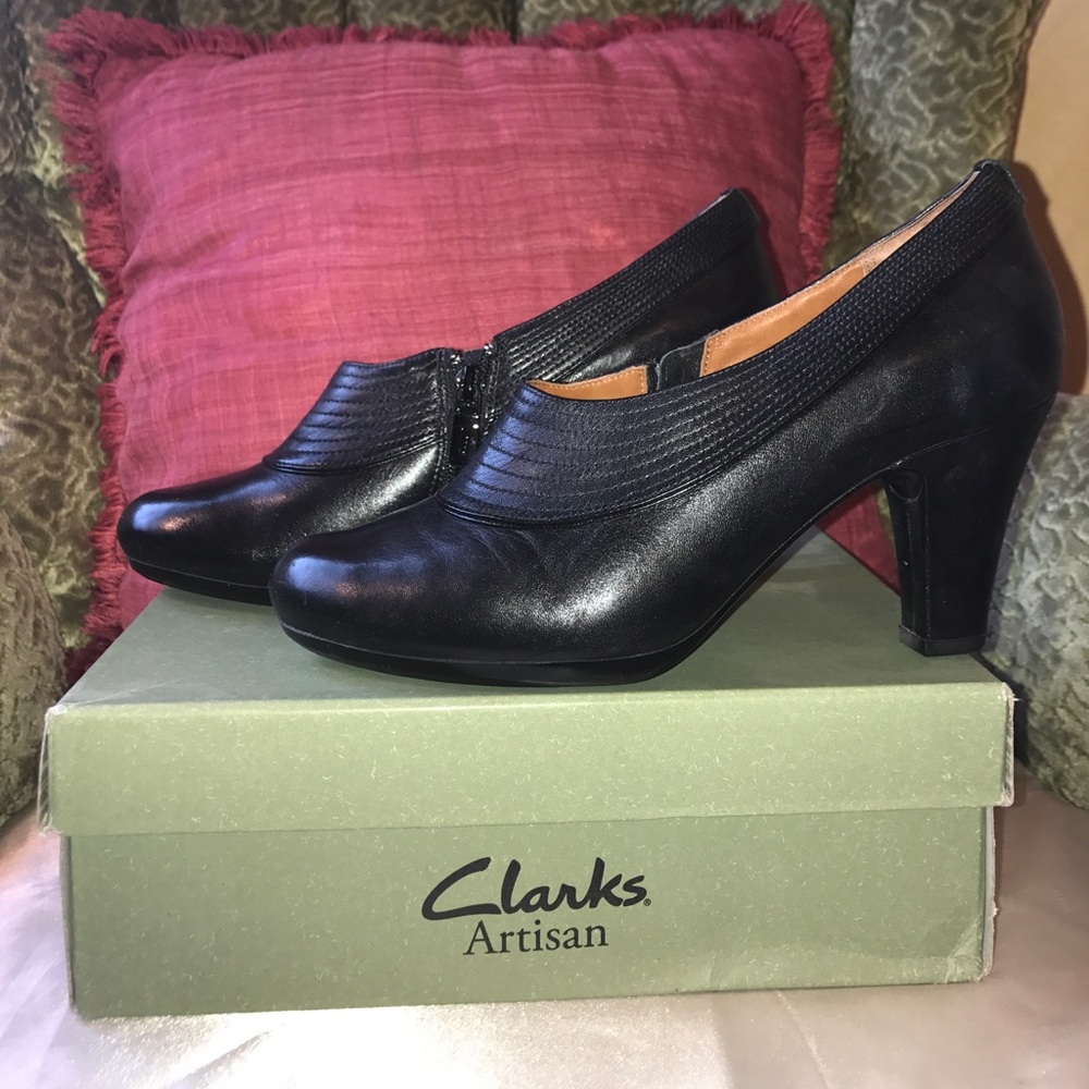 Interesting and Unique black pump!