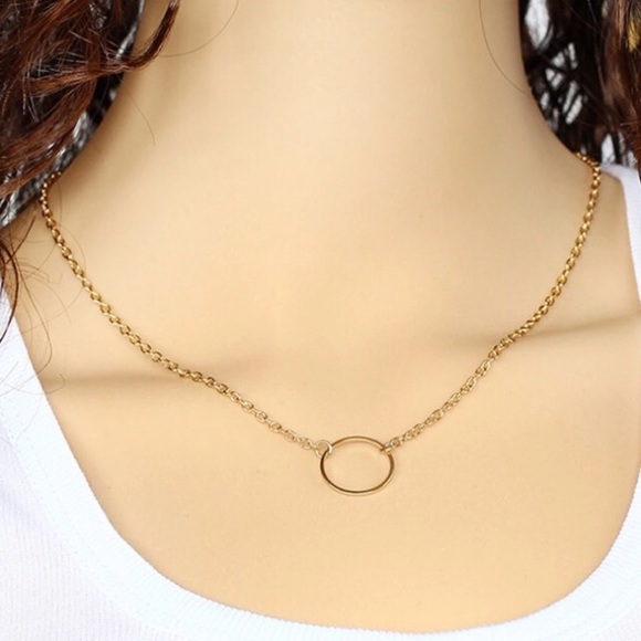 🆕 Circle Pendant Necklace - Picture 5 of 7