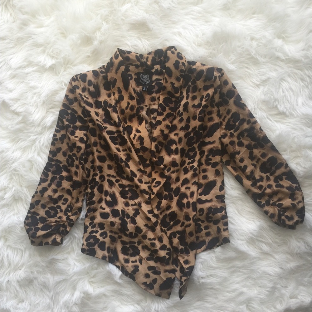 Leopard print wrap.