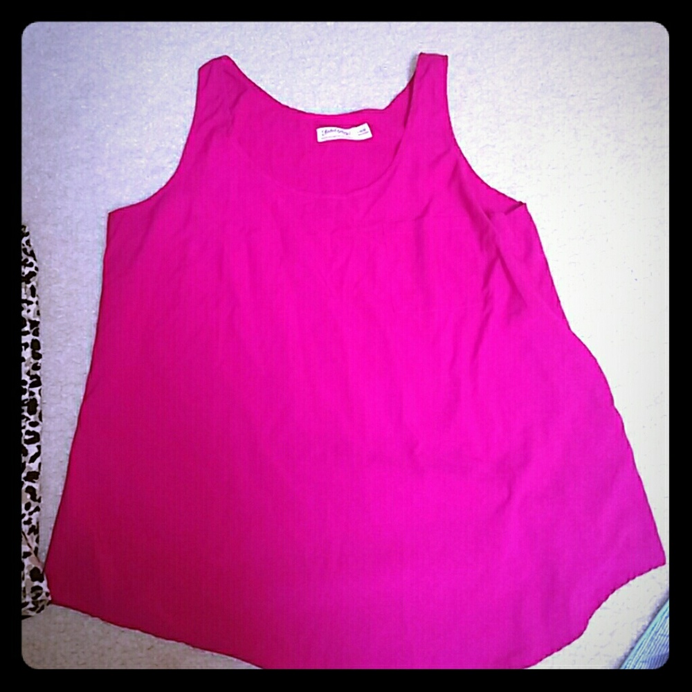 Pink pocket tank