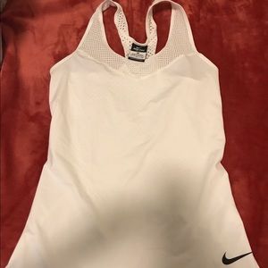 Nike top