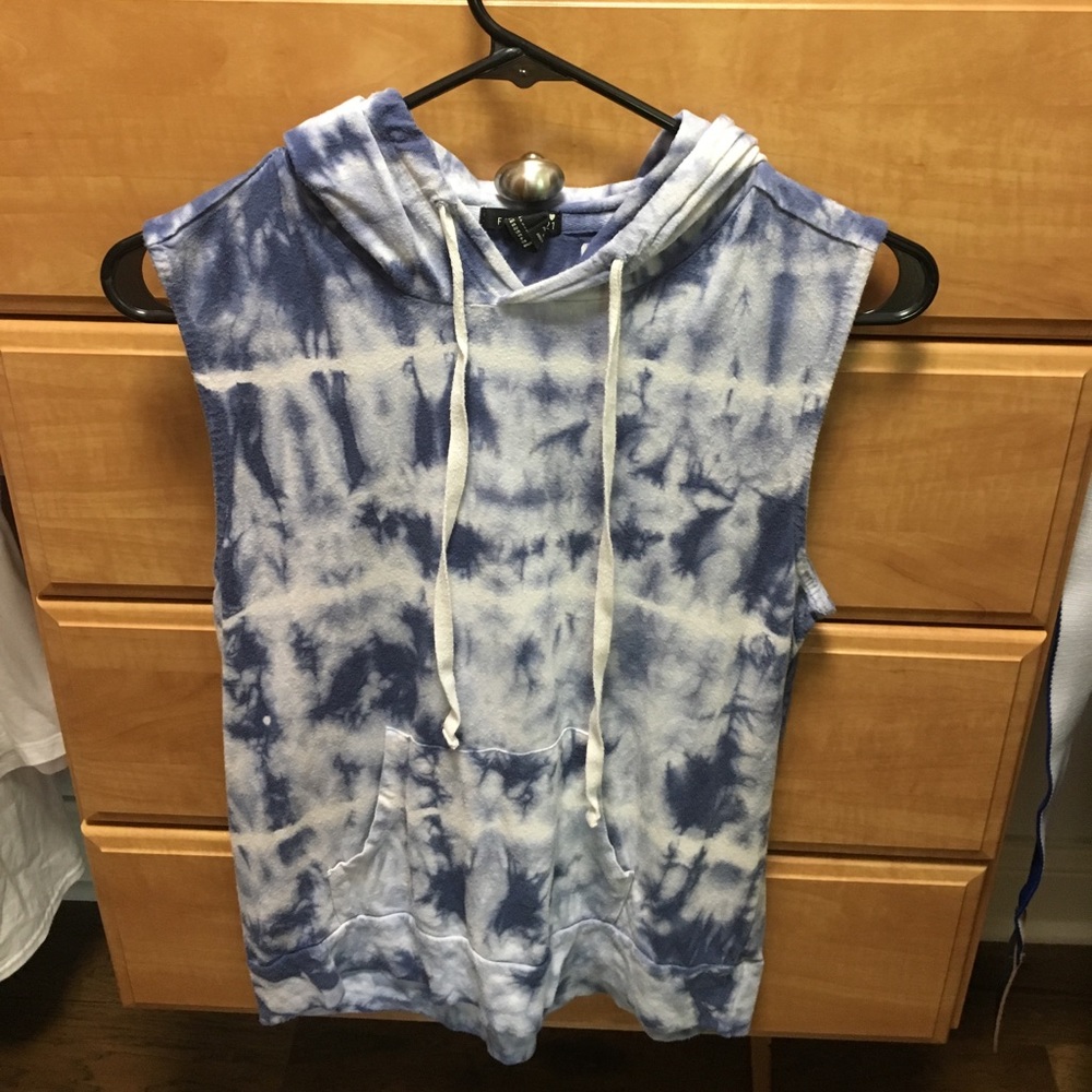 Tie-Die Sleeveless Top