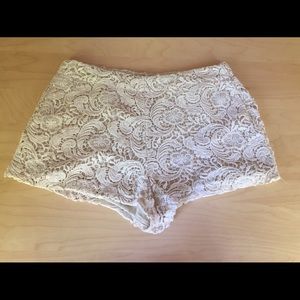 Staring At Stars Lace Shorts Size 6
