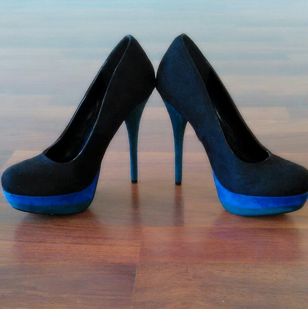 Used them once!  Suede..great condition!