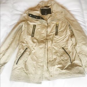 Tan H&M zip-up cargo jacket 💗💗
