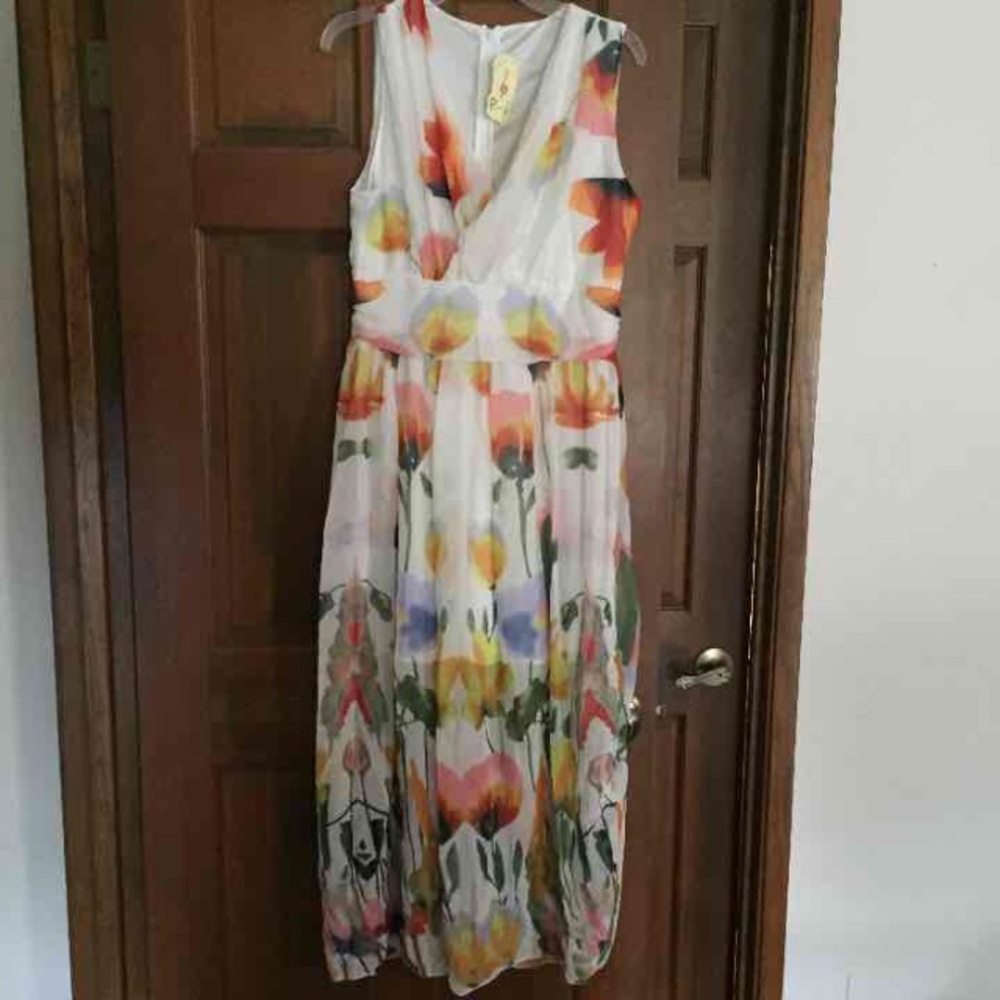 Beautiful Summer Dress – New!
