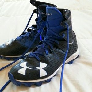 Boys Under Armour Football Cleats Size 5Y