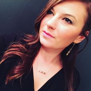 Meet your Posher, Adina