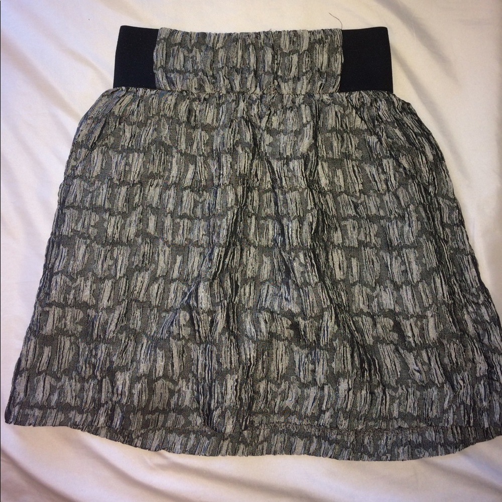 stylish skirt with pockets