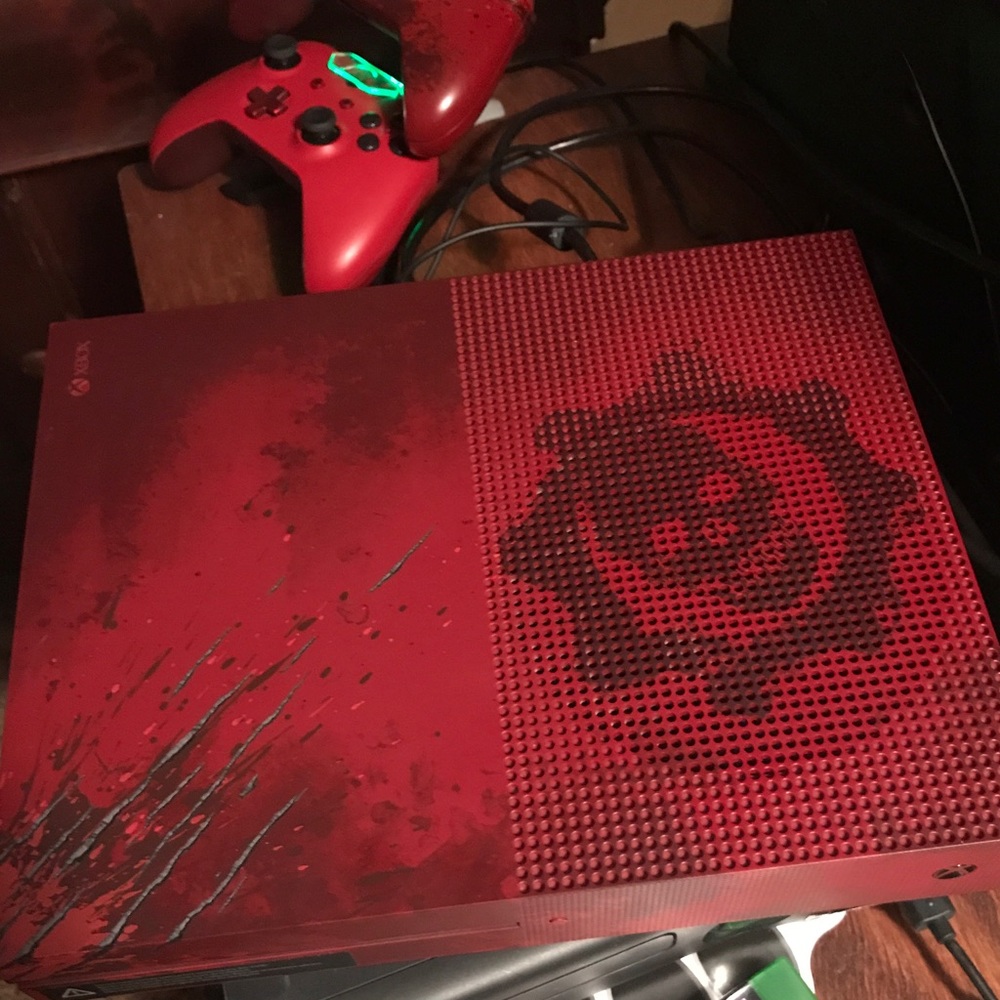 Xbox one s gow limited edition 2tb