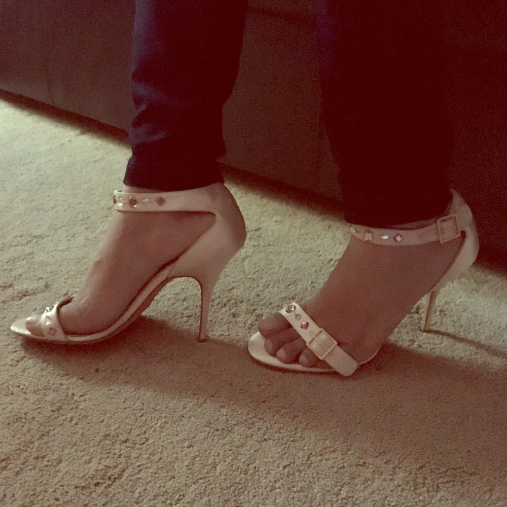 Alexandra Neel pretty in pink shoes