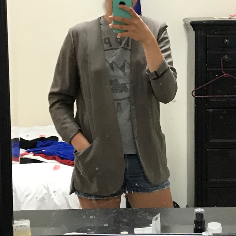 Grey collar-less blazer