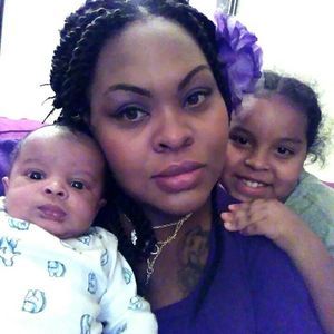 Meet your Posher, Monique