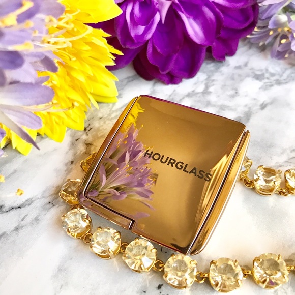 🆕 NEW ☀️ HOURGLASS Ambient Lighting Bronzer - Picture 3 of 7