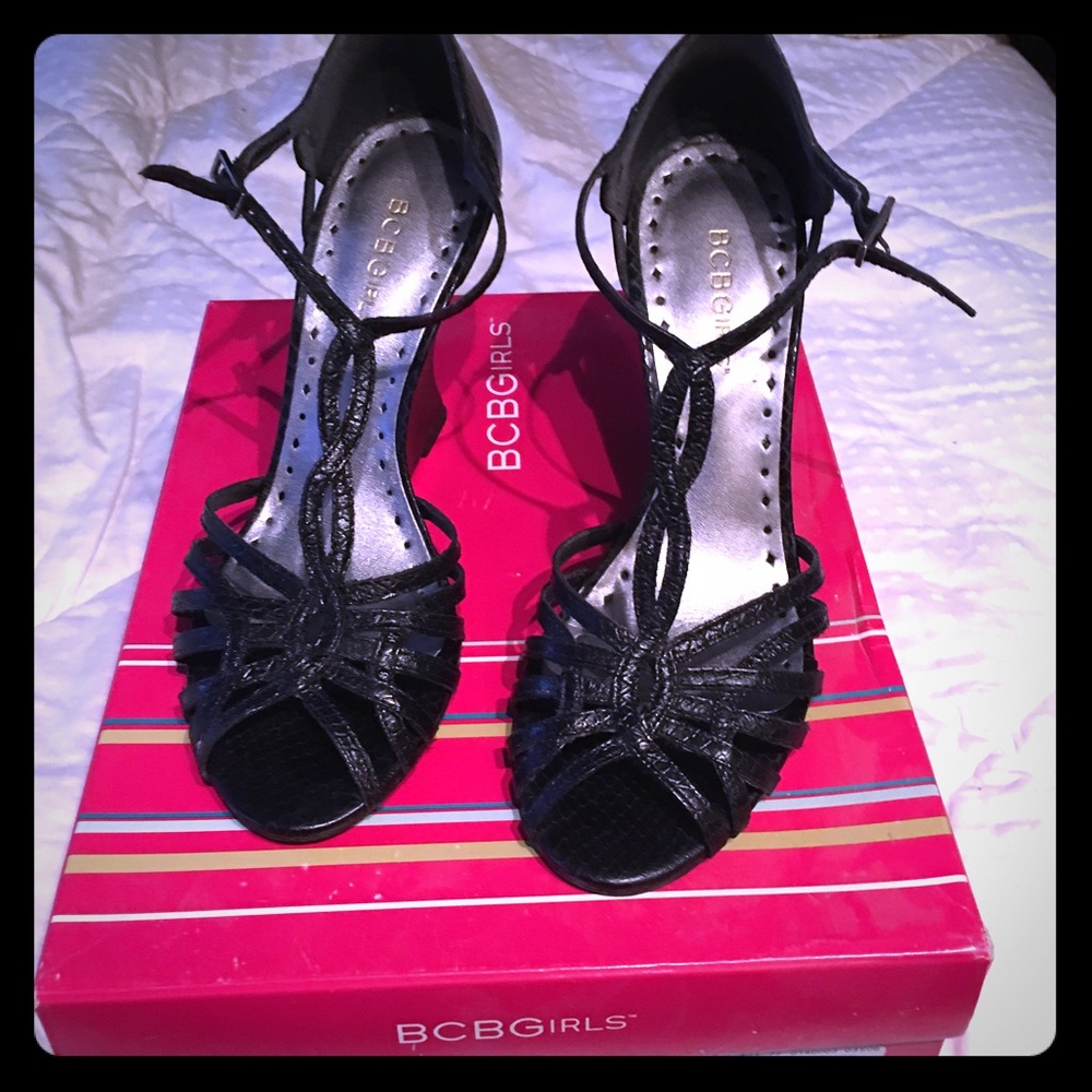 BCBG Generations wedge heel