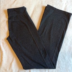 Athleta XS Kickbooty Yoga Pant
